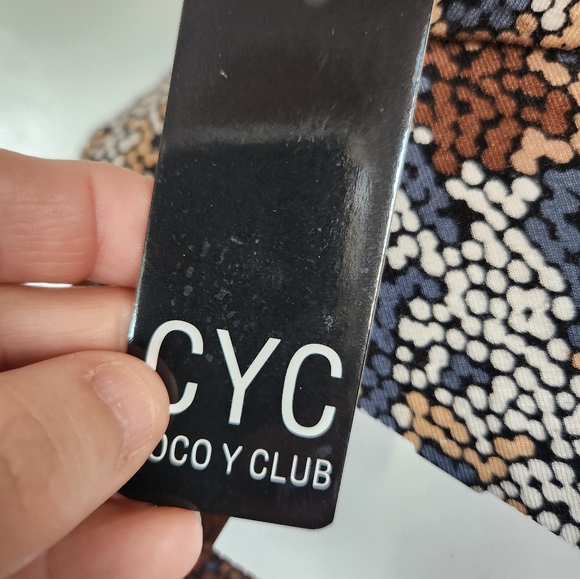 Brand New sweater - Picture 4 of 4